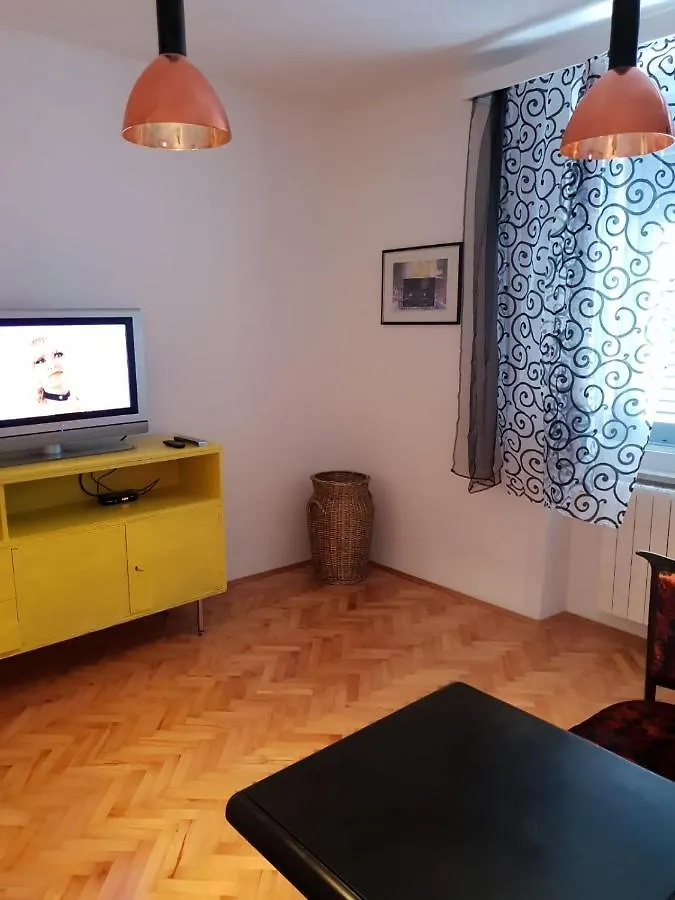アパート Apartman Pem プーラ
